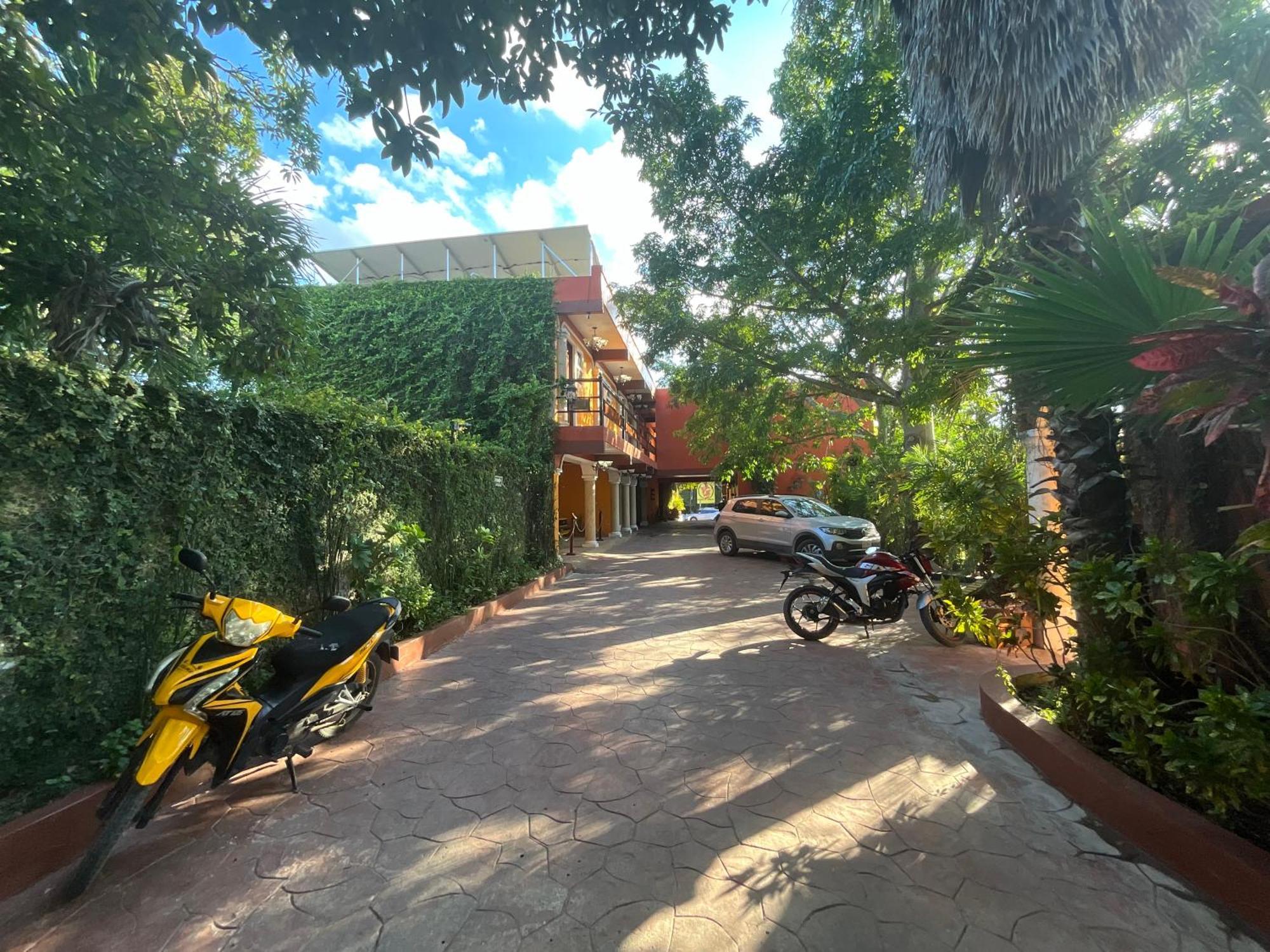 El Zaguan Colonial By Guruhotel Valladolid  Exteriör bild