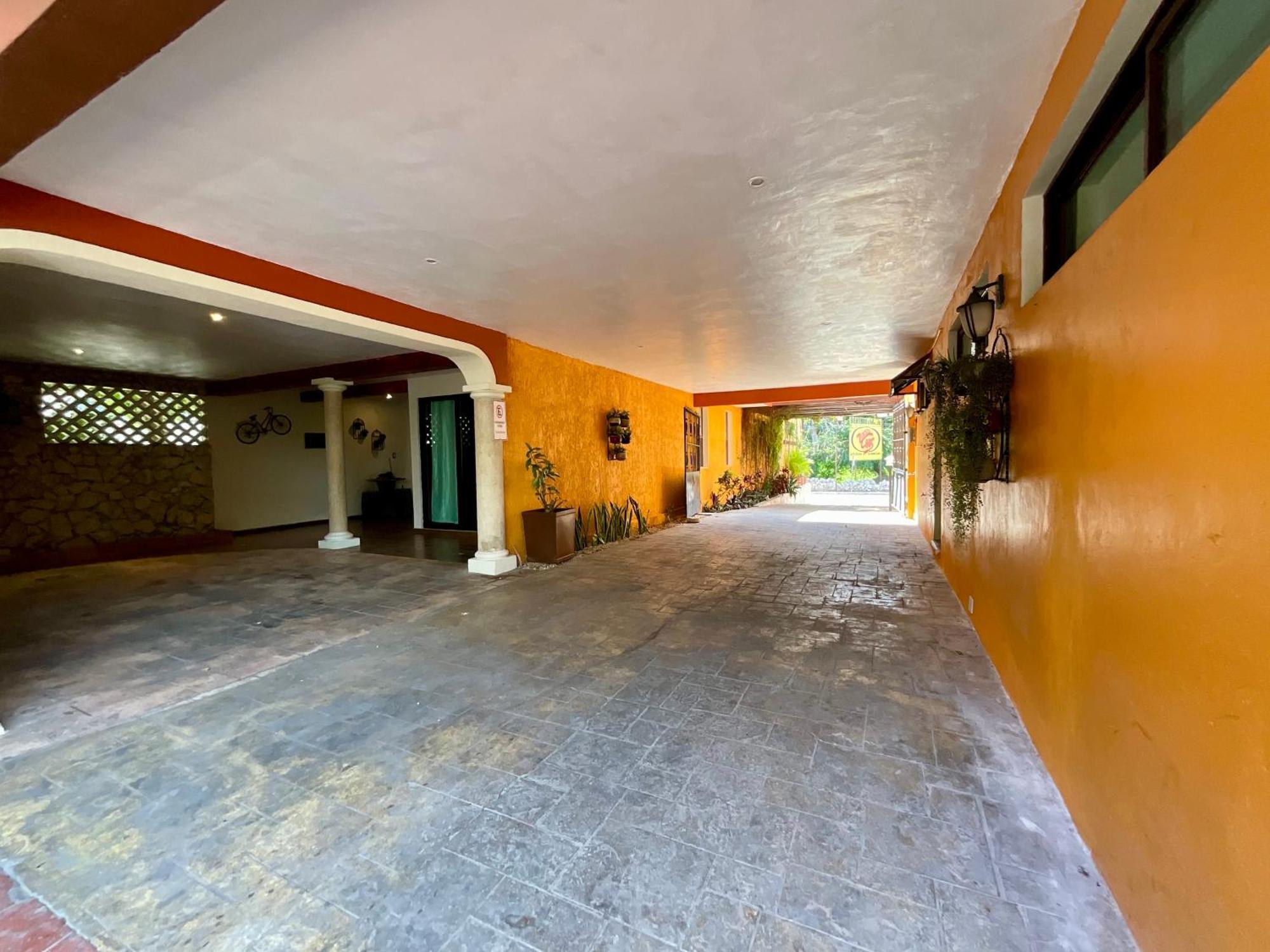 El Zaguan Colonial By Guruhotel Valladolid  Exteriör bild
