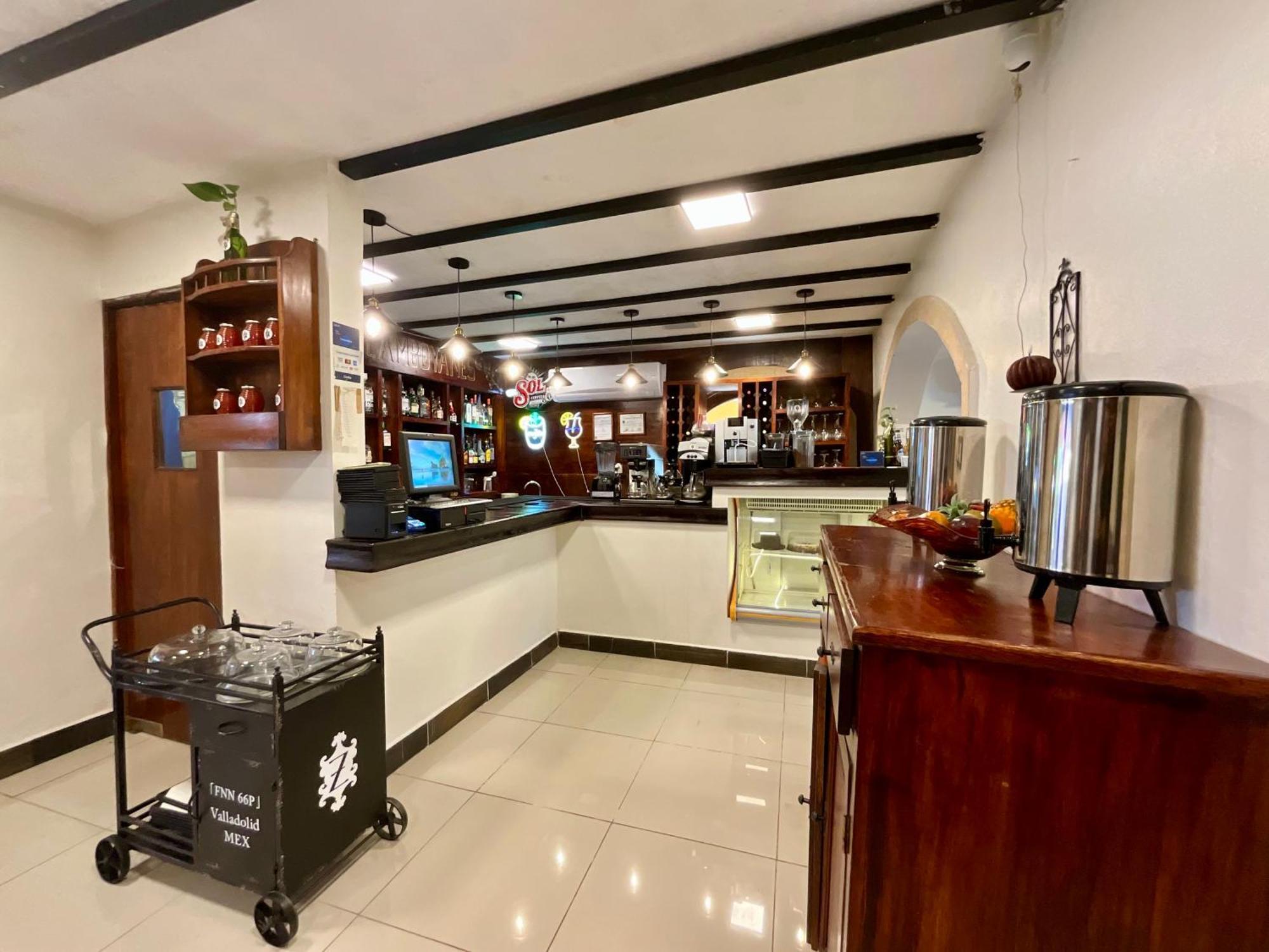 El Zaguan Colonial By Guruhotel Valladolid  Exteriör bild