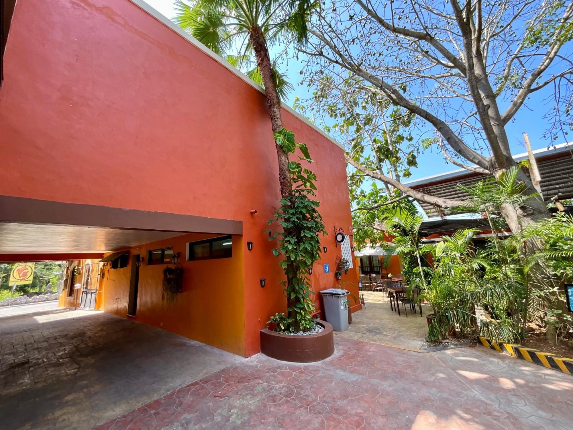 El Zaguan Colonial By Guruhotel Valladolid  Exteriör bild