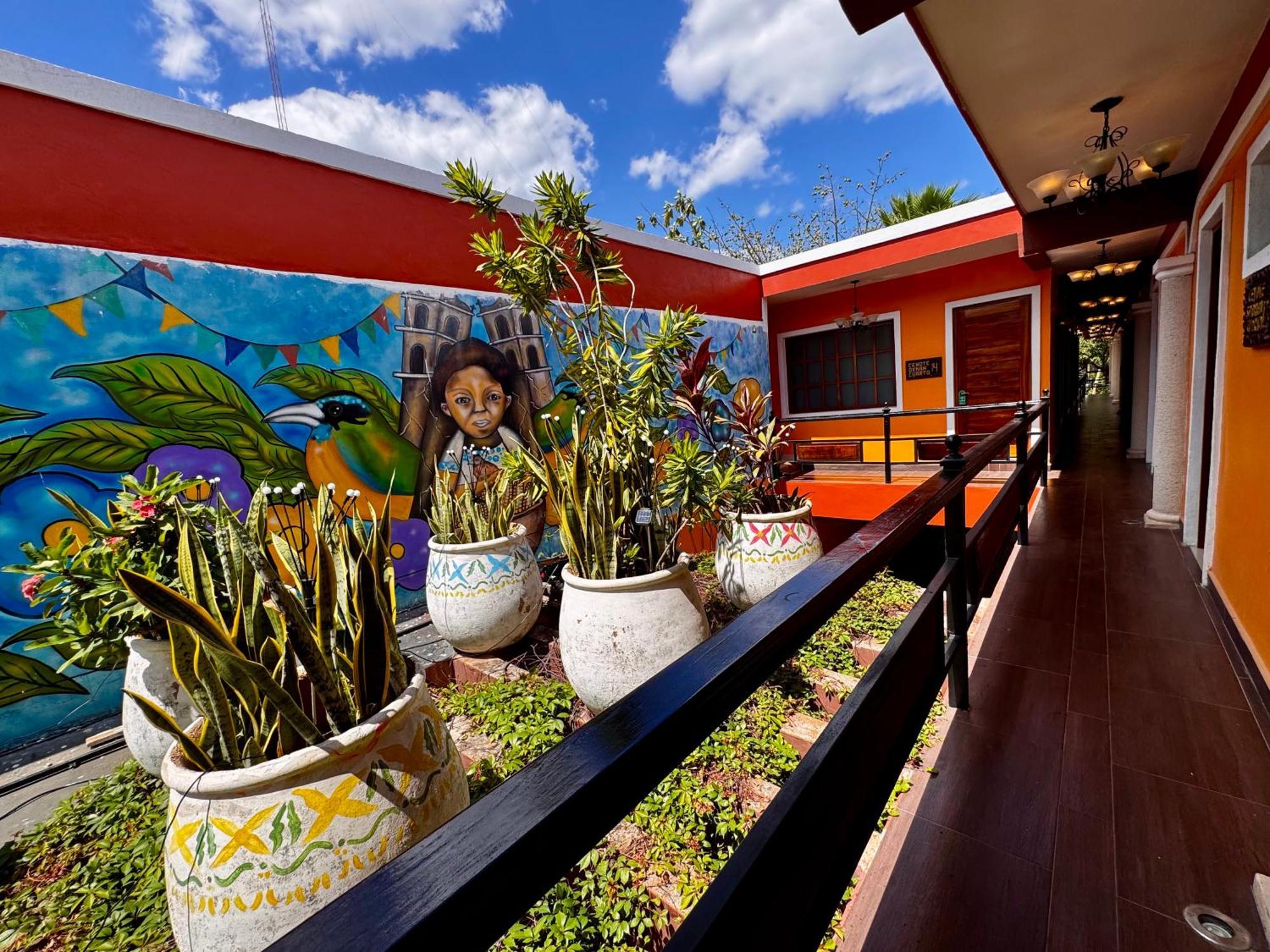 El Zaguan Colonial By Guruhotel Valladolid  Exteriör bild